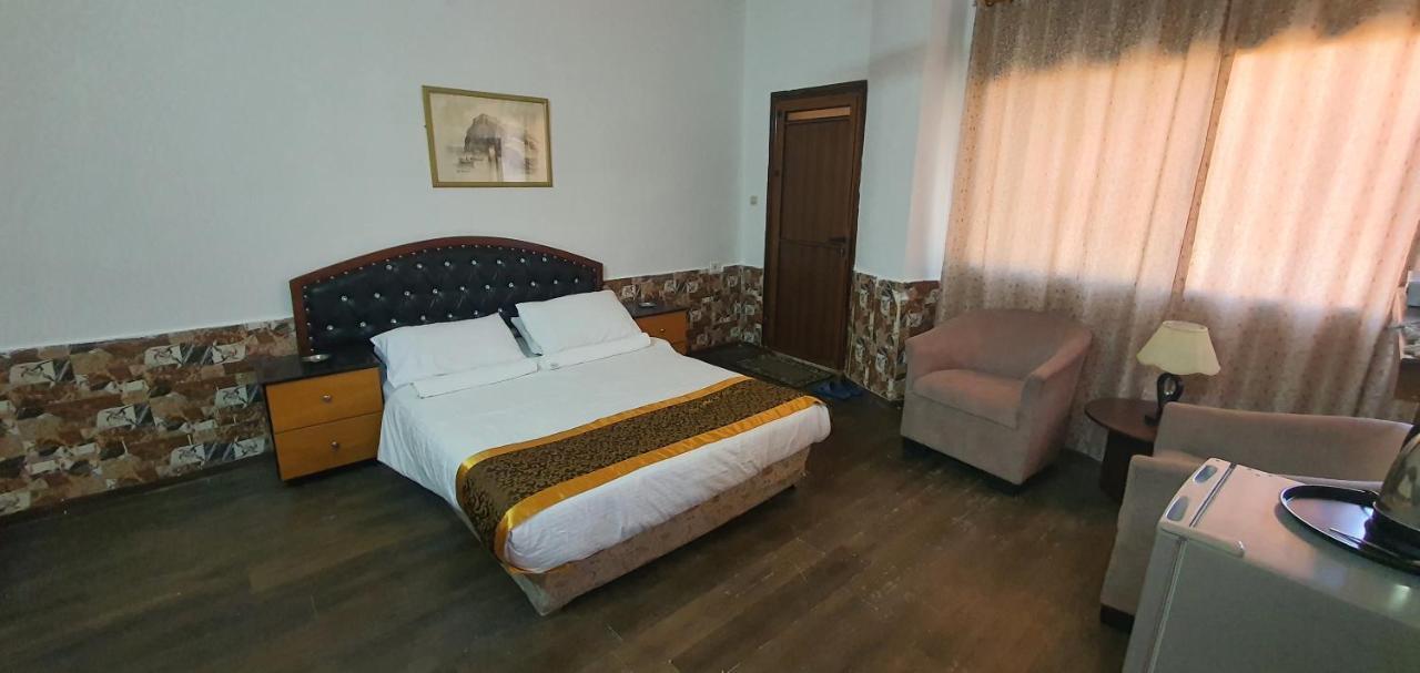Crystal Hotel فندق كريستال Наблус Экстерьер фото